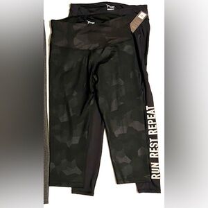 2 Lg Old Navy Active Go-Dry Leggings / Capris, Reflective (1 Pair)